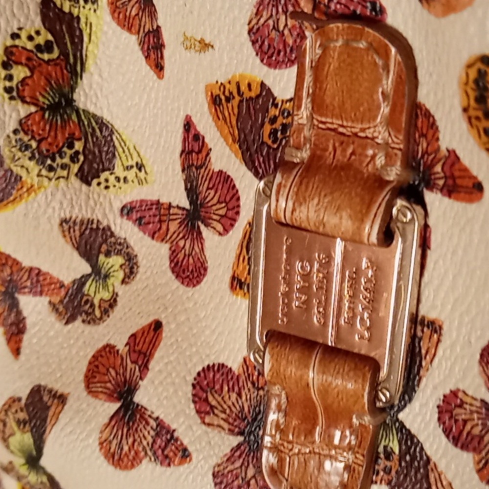 Liz Claiborne, Big & Roomy,Butterfly Purse with Butterscotch Reptilian-Like Trim - Picture 8 of 15